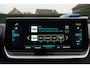 Peugeot e-2008 EV GT Pack 136 PK | Schuif-Kanteldak | Stoelverwarming | FULL LED koplampen | Achteruitrij-Camera | Adaptieve Cruisecontrol |  Alcantara Bekleding |  Navigatie en Apple caprplay en Android auto |