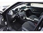 Peugeot e-2008 EV GT Pack 136 PK | Schuif-Kanteldak | Stoelverwarming | FULL LED koplampen | Achteruitrij-Camera | Adaptieve Cruisecontrol |  Alcantara Bekleding |  Navigatie en Apple caprplay en Android auto |