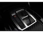 Peugeot e-2008 EV GT Pack 136 PK | Schuif-Kanteldak | Stoelverwarming | FULL LED koplampen | Achteruitrij-Camera | Adaptieve Cruisecontrol |  Alcantara Bekleding |  Navigatie en Apple caprplay en Android auto |