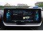Peugeot e-2008 EV GT Pack 136 PK | Schuif-Kanteldak | Stoelverwarming | FULL LED koplampen | Achteruitrij-Camera | Adaptieve Cruisecontrol |  Alcantara Bekleding |  Navigatie en Apple caprplay en Android auto |