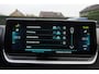 Peugeot e-2008 EV GT Pack 136 PK | Schuif-Kanteldak | Stoelverwarming | FULL LED koplampen | Achteruitrij-Camera | Adaptieve Cruisecontrol |  Alcantara Bekleding |  Navigatie en Apple caprplay en Android auto |