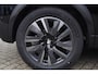 Peugeot e-2008 EV GT Pack 136 PK | Schuif-Kanteldak | Stoelverwarming | FULL LED koplampen | Achteruitrij-Camera | Adaptieve Cruisecontrol |  Alcantara Bekleding |  Navigatie en Apple caprplay en Android auto |