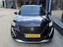 Peugeot e-2008 EV GT Pack 136 PK | Schuif-Kanteldak | Stoelverwarming | FULL LED koplampen | Achteruitrij-Camera | Adaptieve Cruisecontrol |  Alcantara Bekleding |  Navigatie en Apple caprplay en Android auto |