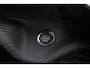 Peugeot e-2008 EV GT Pack 136 PK | Schuif-Kanteldak | Stoelverwarming | FULL LED koplampen | Achteruitrij-Camera | Adaptieve Cruisecontrol |  Alcantara Bekleding |  Navigatie en Apple caprplay en Android auto |