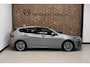 BMW 1-Serie 120i HYBRID NW MODEL *Sportpakket* Sportleder/Navi/Camera/Apple Carplay