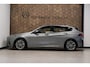 BMW 1-Serie 120i HYBRID NW MODEL *Sportpakket* Sportleder/Navi/Camera/Apple Carplay