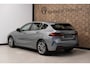BMW 1-Serie 120i HYBRID NW MODEL *Sportpakket* Sportleder/Navi/Camera/Apple Carplay