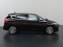 BMW 2-Serie Active Tourer 220i High Executive Edition | 1500kg Trekkracht | Trekhaak | LED | Sportstoelen | Lederen interieur | HUD | Navigatie | Camera | Stoelverwarming | Ele. kofferdeksel |