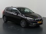 BMW 2-Serie Active Tourer 220i High Executive Edition | 1500kg Trekkracht | Trekhaak | LED | Sportstoelen | Lederen interieur | HUD | Navigatie | Camera | Stoelverwarming | Ele. kofferdeksel |