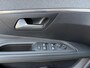 Peugeot 3008 1.2 Turbo 130 pk Automaat GT-Look | Afneembare Trekhaak | 4-seizoen Banden | Electrisch bedienbare Kofferklep | Stoelverwarming | Full-LED Koplampen | PDC voor en achter | Dode Hoek Bewaking |