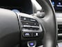 Hyundai Kona Electric EV Fashion 39 kWh / SOH 99,2% / Warmtepomp / Adaptieve Cruise / HUD / Camera / Parkeersensoren / Dodehoek Detectie / Navigatie / Apple Carplay / NL- Auto / Dealer Onderhouden / Fabrieksgarantie tot 13-02-2028 /