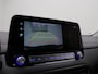 Hyundai Kona Electric EV Fashion 39 kWh / SOH 99,2% / Warmtepomp / Adaptieve Cruise / HUD / Camera / Parkeersensoren / Dodehoek Detectie / Navigatie / Apple Carplay / NL- Auto / Dealer Onderhouden / Fabrieksgarantie tot 13-02-2028 /