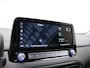 Hyundai Kona Electric EV Fashion 39 kWh / SOH 99,2% / Warmtepomp / Adaptieve Cruise / HUD / Camera / Parkeersensoren / Dodehoek Detectie / Navigatie / Apple Carplay / NL- Auto / Dealer Onderhouden / Fabrieksgarantie tot 13-02-2028 /