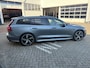 Volvo V60 2.0 T8 Twin Engine AWD R-Design | Plug-in Hybrid (PHEV) | Trekhaak | Harman Kardon Audio | Head-up Display | Panoramadak | Achteruitrijcamera | Parkeersensoren | Keyless Entry | Elektrische Achterklep | Cruise Control Adaptief | BLIS | LED Koplampen Adaptief | Stoelverwarming voor en achter | Navigatie | Apple Carplay | Android Auto