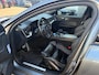 Volvo V60 2.0 T8 Twin Engine AWD R-Design | Plug-in Hybrid (PHEV) | Trekhaak | Harman Kardon Audio | Head-up Display | Panoramadak | Achteruitrijcamera | Parkeersensoren | Keyless Entry | Elektrische Achterklep | Cruise Control Adaptief | BLIS | LED Koplampen Adaptief | Stoelverwarming voor en achter | Navigatie | Apple Carplay | Android Auto