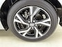 Toyota Yaris 1.5 Hybrid 115 Dynamic Comfort Pack | BTW voertuig | Stoel+stuurverwarming | Parkeersensoren voor+achter | Dodehoek detectie | Draadloze telefoonlader | Apple CarPlay/Android Auto | Cruise Control Adaptive |