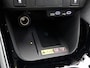Toyota Yaris 1.5 Hybrid 115 Dynamic Comfort Pack | BTW voertuig | Stoel+stuurverwarming | Parkeersensoren voor+achter | Dodehoek detectie | Draadloze telefoonlader | Apple CarPlay/Android Auto | Cruise Control Adaptive |