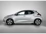 Toyota Yaris 1.5 Hybrid 115 Dynamic Comfort Pack | BTW voertuig | Stoel+stuurverwarming | Parkeersensoren voor+achter | Dodehoek detectie | Draadloze telefoonlader | Apple CarPlay/Android Auto | Cruise Control Adaptive |