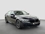 BMW 5-Serie 545e xDrive M-Sport | Trekhaak | 19 inch | Camera | ACC | Carplay | Dealer onderhouden | Stuurwiel verwarmd
