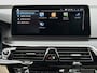 BMW 5-Serie 545e xDrive M-Sport | Trekhaak | 19 inch | Camera | ACC | Carplay | Dealer onderhouden | Stuurwiel verwarmd
