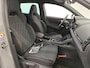 Skoda Karoq 1.5 TSI ACT 150pk Automaat Sportline Business | Trekhaak | Camera | PDC | Stuur- en stoelverwarming | 19" all season