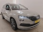 Skoda Karoq 1.5 TSI ACT 150pk Automaat Sportline Business | Trekhaak | Camera | PDC | Stuur- en stoelverwarming | 19" all season