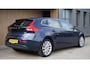 Volvo V40 1.6 115pk D2 Summum Leder Clima 17 inch LM Stoelverw. *NL auto* Pdc Cruise *122344km*