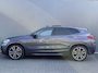 BMW X2 BWJ 2021 xDrive20i 179 PK High Executive M-SPORT PANORAMA | ADAPTIVE CRUISE | HUD | ELEKTRI. ACHTERKLEP | HALF LEDER | STOELVERW. | FULL LED | DAB | NAVI | CLIMA | LMV | PDC