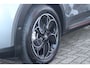 Alfa Romeo Junior ELETTRICA SPECIALE 156PK 54 kWh | "SABELT" SPORTSTOELEN ELEKTRISCH VERSTELBAAR MET LEDEREN/ALCANTARA BEKLEDING | PANORAMISCH SCHUIF/KANTEL DAK | BICOLOR DAK (ZWART DAK) | WARMTEPOMP | TECHNOLOGIE PAKKET (O.A. FULL LED ADAPTIVE MATRIX KOPLAMPEN/DODEHOEK DETECTIE/DRAADLOZE TELEFOONLADER/ACHTERUITRIJ CAMERA/PARKEERSENSOREN VOOR, ACHTER,ZIJKANT) | DRAADLOZE APPLE CARPLAY/ANDROID AUTO | CLIMATE CONTROL | ELEKTRISCH BEDIENBARE ACHTERKLEP | STOEL VERWARMING | ELEKTRISCH BEDIENBARE VOORSTOEL | VERKEERSBORDEN HERKENNING | ADAPTIVE CRUISE CONTROL | KEYLESS ENTRY/START |