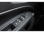 Jeep Avenger 1.2 e-Hybrid Black Edition | VAN €38.750,- VOOR €34.950,-! | JBL Audio | Elektrische kofferklep | Stoelverwarming | Climate control | Stoelverwarming | Navigatie | Voorruitverwarming