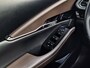 Mazda CX-30 2.0 e-SkyActiv-X M Hybrid Luxury | Apple Carplay/Android Auto | Elektrische verstelbare stoelen | BOSE geluidsinstallatie | Stoel/stuurverwarming | Elektrische achterklep | Head-up Display | Lichtmetalen velgen |