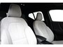 Volvo XC40 Single Motor 78KWH Pro | All Season | Keyless | Woolblend | Stoel- en stuurverwarming | 19" 5-spaaks Black/DC | 4 seizoenen banden | 5-Sitzer