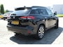 Toyota Corolla Cross Hybrid 140 Style Automaat | Premium Pack | Stoelverwarming voorstoelen | Stuurwielverwarming | Stoelbekleding van luxe stof antraciet met zwarte kunstlederen accenten | Parkeer- & manoeuvreerhulp d.