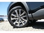 Toyota Corolla Cross Hybrid 140 Style Automaat | Premium Pack | Stoelverwarming voorstoelen | Stuurwielverwarming | Stoelbekleding van luxe stof antraciet met zwarte kunstlederen accenten | Parkeer- & manoeuvreerhulp d.