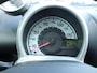 Peugeot 107 1.0-12V Black & Silver Airconditioning, Complete onderhoudshistorie, Leer/Alcantara bekleding, Lichtmetalen velgen.
