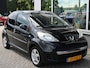 Peugeot 107 1.0-12V Black & Silver Airconditioning, Complete onderhoudshistorie, Leer/Alcantara bekleding, Lichtmetalen velgen.