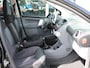 Peugeot 107 1.0-12V Black & Silver Airconditioning, Complete onderhoudshistorie, Leer/Alcantara bekleding, Lichtmetalen velgen.