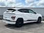 Hyundai Kona Electric Pure Edition 64.8 kWh / €1500,- Voordeel / Uit Voorraad Leverbaar / Stoel- & Stuurverwarming / Achteruitrijcamera / Parkeersensoren Voor + Achter / Dynamische Navigatie / Climate Control / Adaptive Cruise Control /