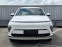 Hyundai Kona Electric Pure Edition 64.8 kWh / €1500,- Voordeel / Uit Voorraad Leverbaar / Stoel- & Stuurverwarming / Achteruitrijcamera / Parkeersensoren Voor + Achter / Dynamische Navigatie / Climate Control / Adaptive Cruise Control /