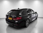 BMW 5-Serie Touring 530e M-SPORT PANO l H/K l SFEER l LED l CARPLAY l LEDER l ORG.NL l DEALER OH l 1e EIG l NAP l BTW