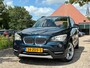 BMW X1 SDrive20i Upgrade Edition | Navi + Leder + Cruise Nu € 9.975,-!!!