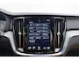 Volvo V60 2.0 T5 250pk Inscription | Apple carplay/Android auto | Trekhaak | HUD | Parkeercamera | Climate control | Stoel/Stuurverwarming | Lederen bekleding | Navigatie | Panoramadak | Cruise control Adaptief |