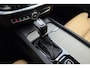 Volvo V60 2.0 T5 250pk Inscription | Apple carplay/Android auto | Trekhaak | HUD | Parkeercamera | Climate control | Stoel/Stuurverwarming | Lederen bekleding | Navigatie | Panoramadak | Cruise control Adaptief |