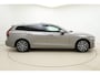 Volvo V60 2.0 T5 250pk Inscription | Apple carplay/Android auto | Trekhaak | HUD | Parkeercamera | Climate control | Stoel/Stuurverwarming | Lederen bekleding | Navigatie | Panoramadak | Cruise control Adaptief |