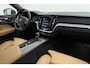 Volvo V60 2.0 T5 250pk Inscription | Apple carplay/Android auto | Trekhaak | HUD | Parkeercamera | Climate control | Stoel/Stuurverwarming | Lederen bekleding | Navigatie | Panoramadak | Cruise control Adaptief |