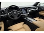 Volvo V60 2.0 T5 250pk Inscription | Apple carplay/Android auto | Trekhaak | HUD | Parkeercamera | Climate control | Stoel/Stuurverwarming | Lederen bekleding | Navigatie | Panoramadak | Cruise control Adaptief |