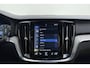 Volvo V60 2.0 T5 250pk Inscription | Apple carplay/Android auto | Trekhaak | HUD | Parkeercamera | Climate control | Stoel/Stuurverwarming | Lederen bekleding | Navigatie | Panoramadak | Cruise control Adaptief |