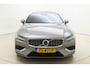 Volvo V60 2.0 T5 250pk Inscription | Apple carplay/Android auto | Trekhaak | HUD | Parkeercamera | Climate control | Stoel/Stuurverwarming | Lederen bekleding | Navigatie | Panoramadak | Cruise control Adaptief |