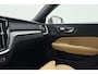 Volvo V60 2.0 T5 250pk Inscription | Apple carplay/Android auto | Trekhaak | HUD | Parkeercamera | Climate control | Stoel/Stuurverwarming | Lederen bekleding | Navigatie | Panoramadak | Cruise control Adaptief |