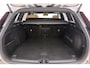 Volvo V60 2.0 T5 250pk Inscription | Apple carplay/Android auto | Trekhaak | HUD | Parkeercamera | Climate control | Stoel/Stuurverwarming | Lederen bekleding | Navigatie | Panoramadak | Cruise control Adaptief |